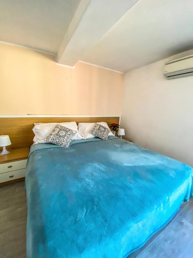 Casa Elvira Apartment Бренцоне сул Гарда Екстериор снимка