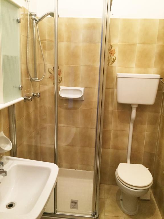 Casa Elvira Apartment Бренцоне сул Гарда Екстериор снимка