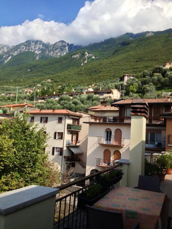 Casa Elvira Apartment Бренцоне сул Гарда Екстериор снимка